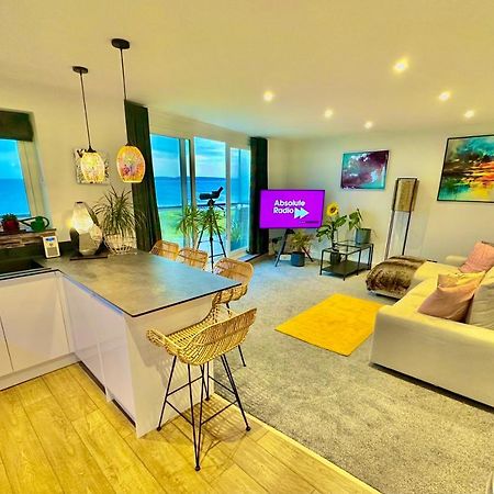 Stunning Sea View Two Double Bedroom Apartment - With Balcony - Opposite Beachfront Walk Борнмут Екстер'єр фото