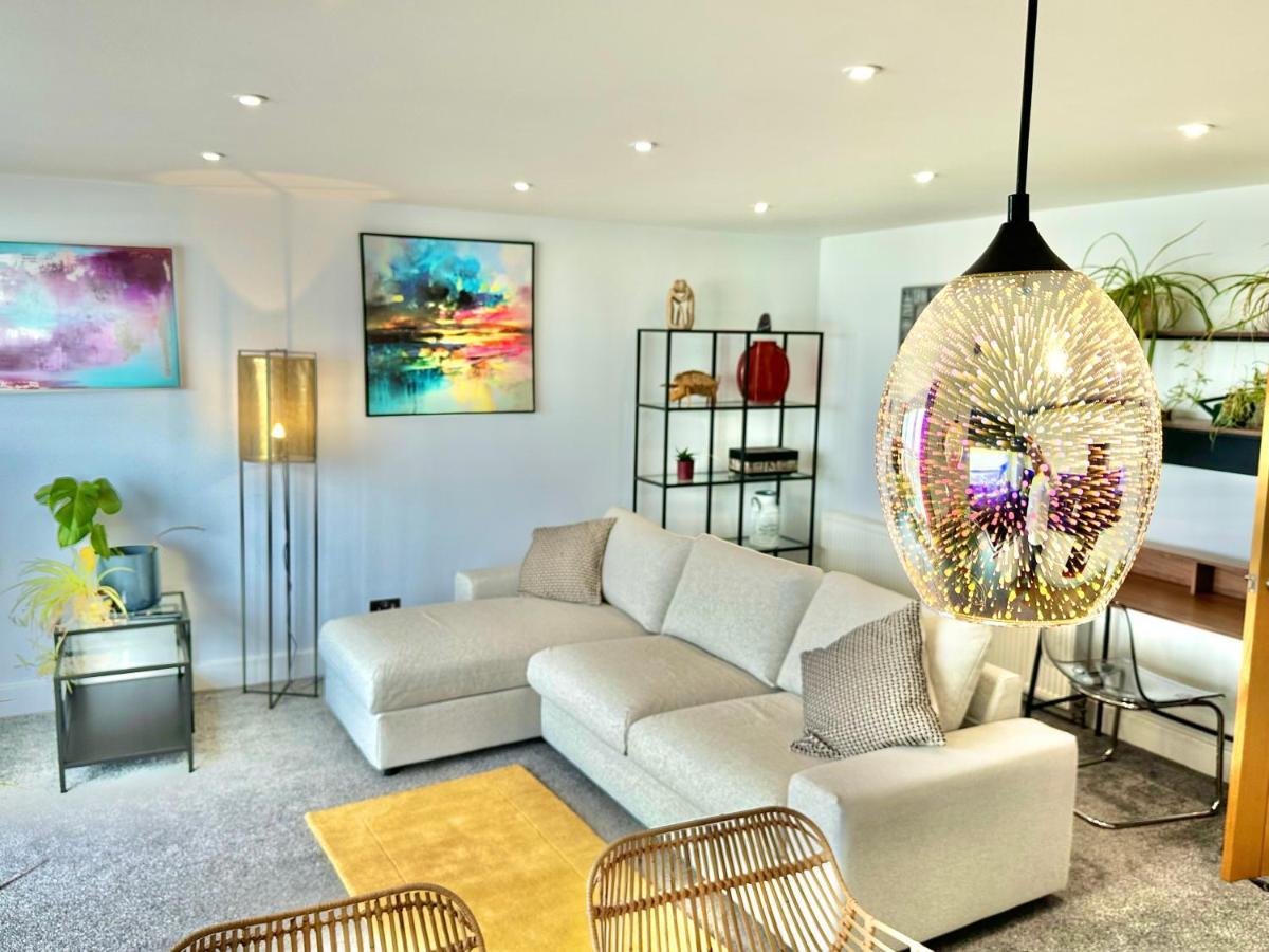 Stunning Sea View Two Double Bedroom Apartment - With Balcony - Opposite Beachfront Walk Борнмут Екстер'єр фото