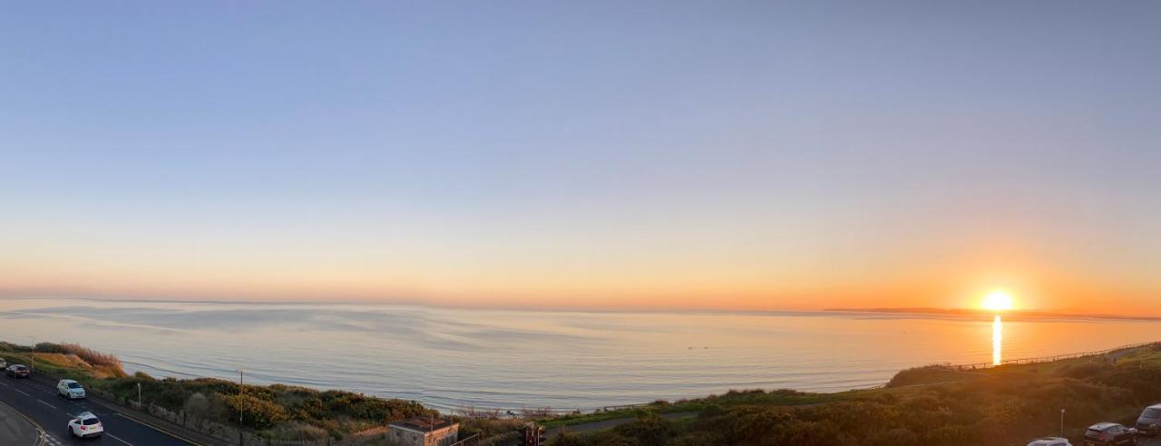 Stunning Sea View Two Double Bedroom Apartment - With Balcony - Opposite Beachfront Walk Борнмут Екстер'єр фото