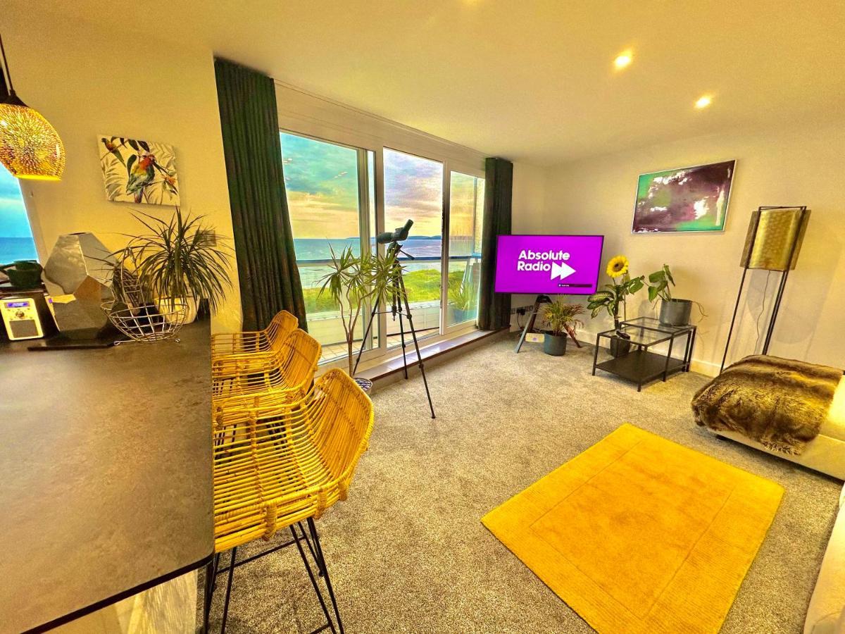 Stunning Sea View Two Double Bedroom Apartment - With Balcony - Opposite Beachfront Walk Борнмут Екстер'єр фото